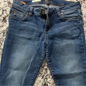 Kut from the Kloth Toothpick Skinny Jeans in Medium Wash Size 8 Short
